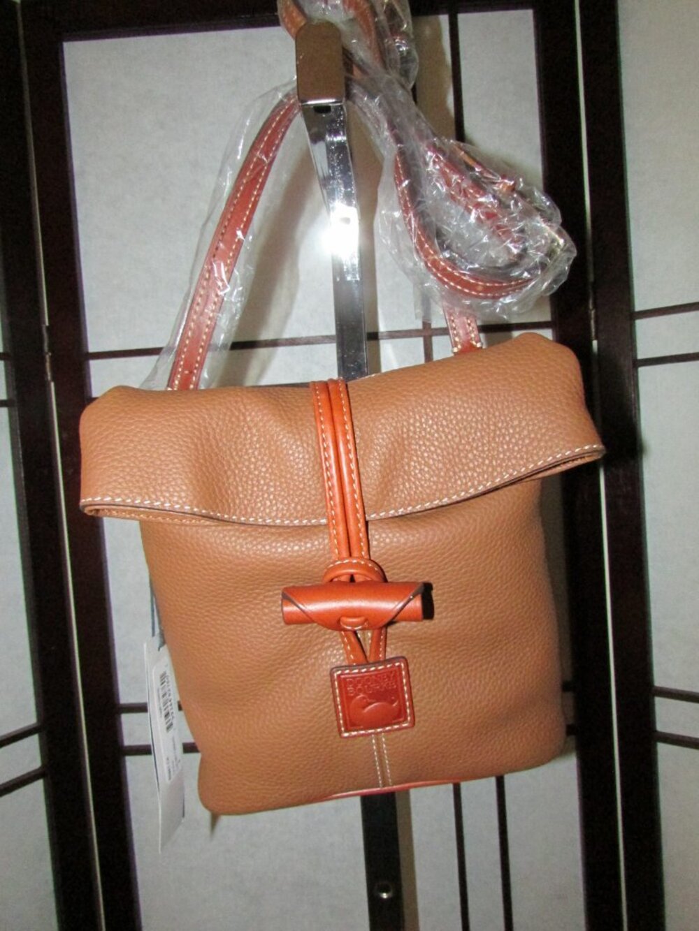 Dooney & Bourke Toggle Crossbody  brand new with tags - Picture 4 of 5